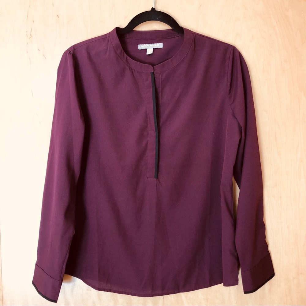 🐼🐼 BANANA REPUBLIC Burgundy/Wine Blouse Sz: S